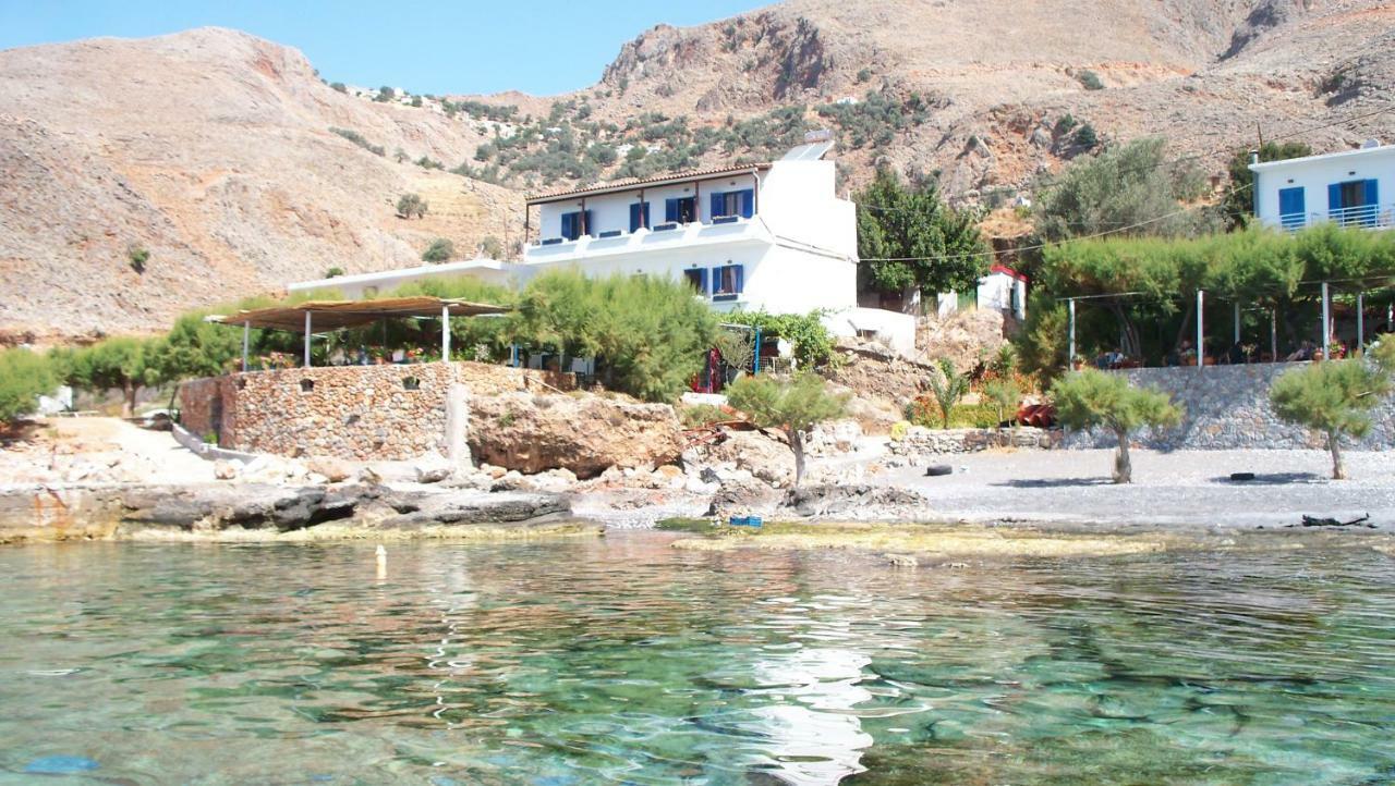 Taverna Akrogiali Loutrón Luaran gambar