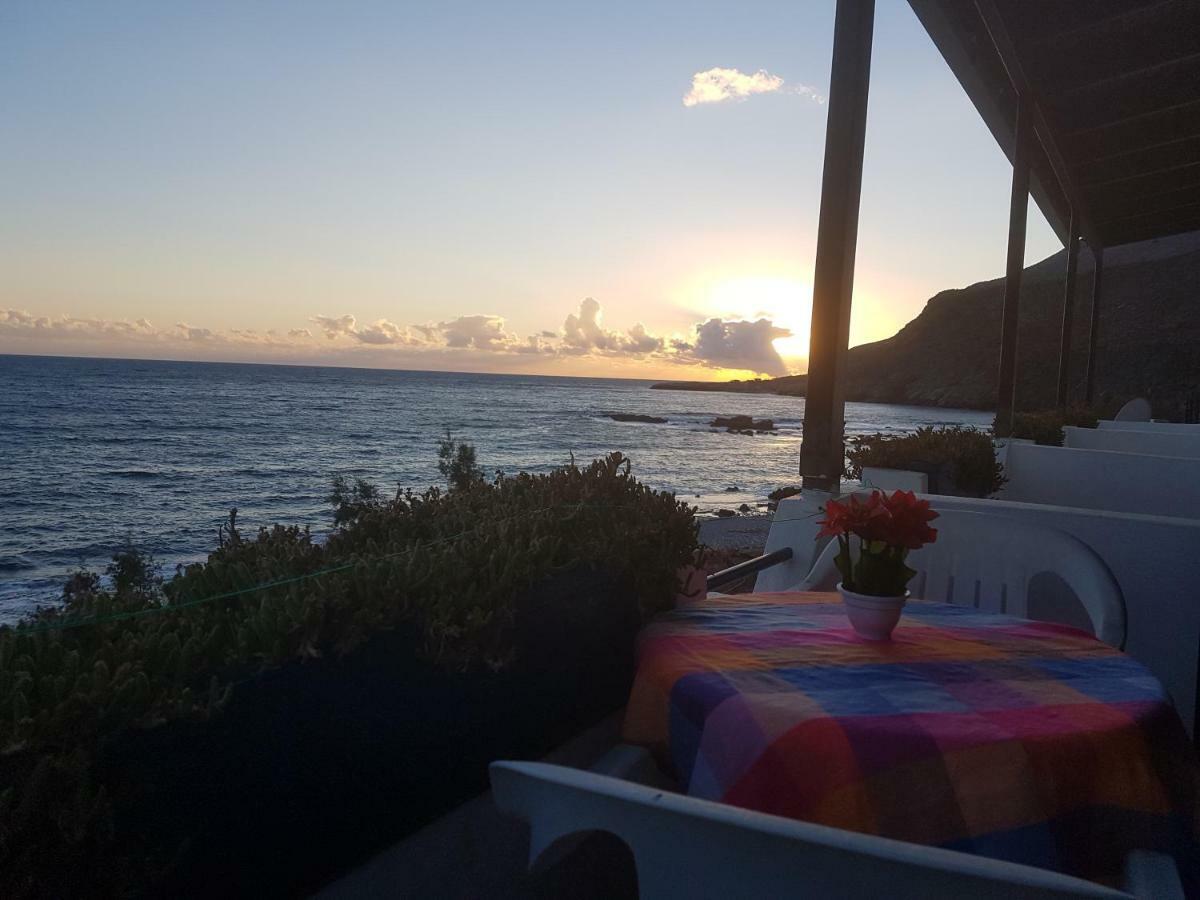 Taverna Akrogiali Loutrón Luaran gambar